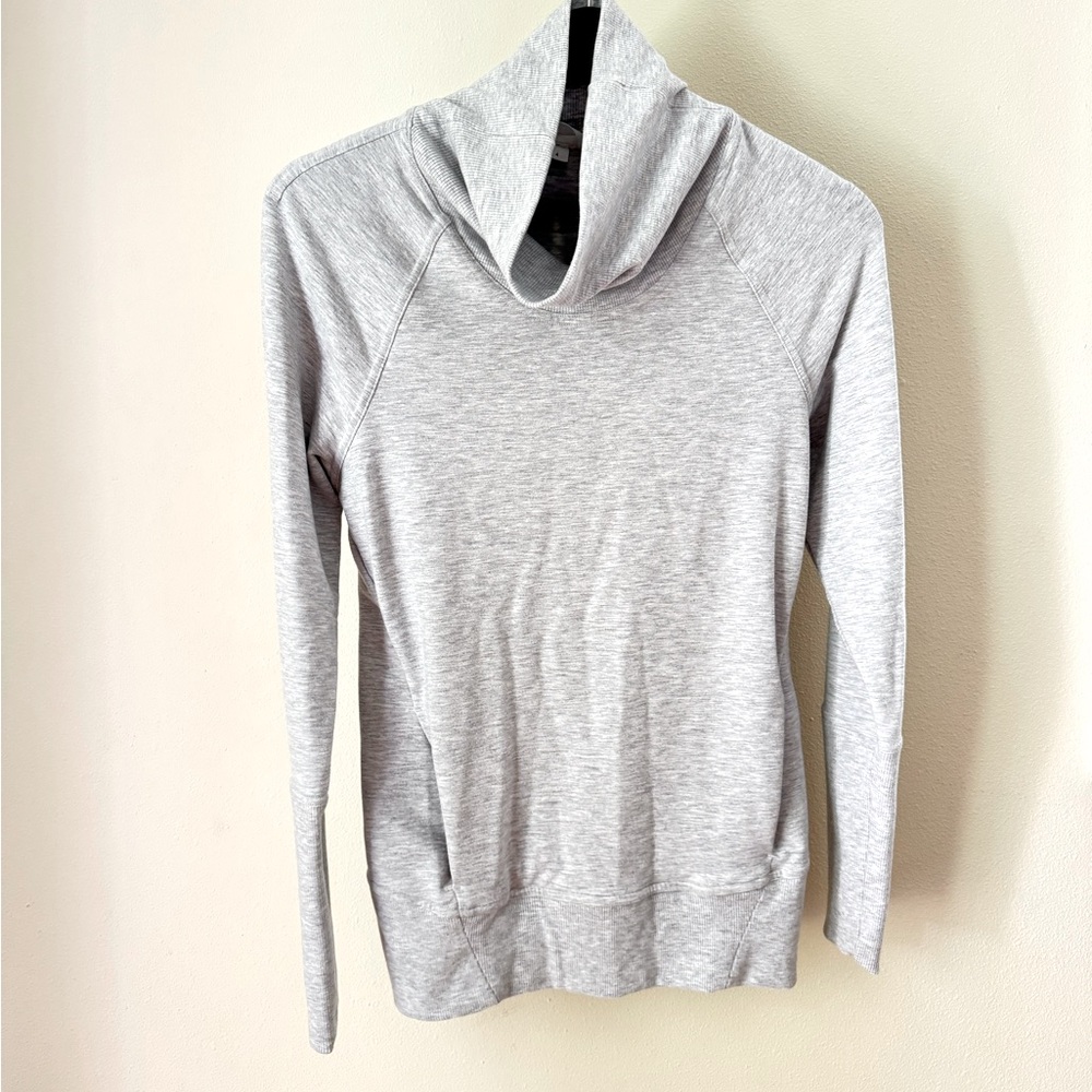 Lulu lemon grey turtle neck